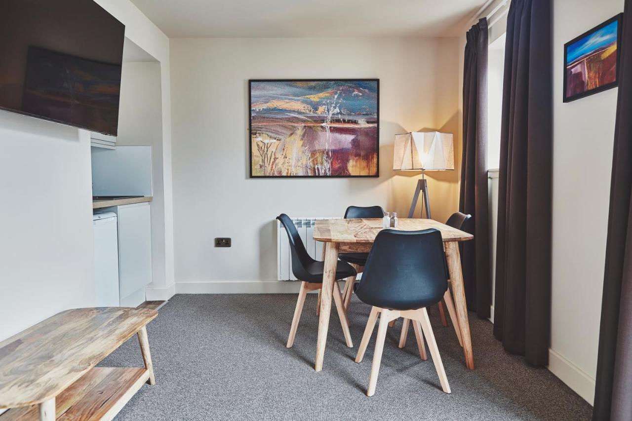 Hotel The Garrison Fort William Esterno foto